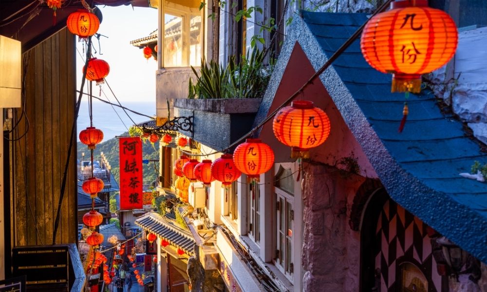 Explore Taiwan with a travel eSIM offering stable mobile data and seamless roaming across the destination