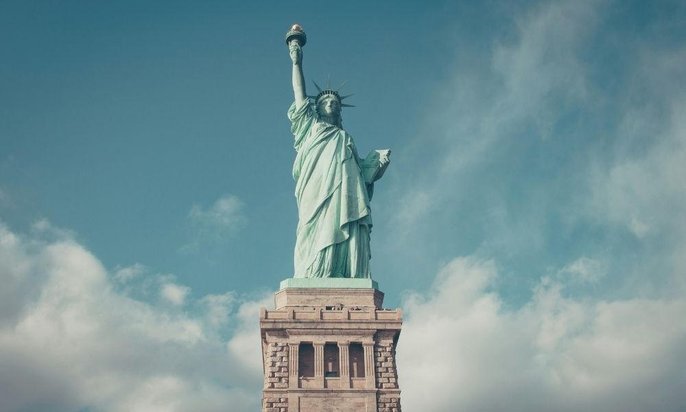 Explore USA with a travel eSIM offering stable mobile data and seamless roaming across the destination